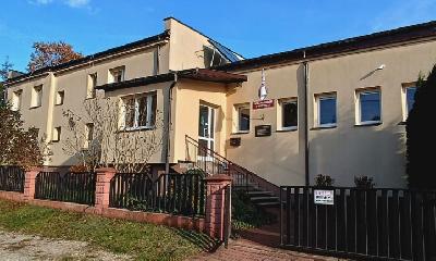 Budynek szkoły podstawowej w Niedźwiedziu